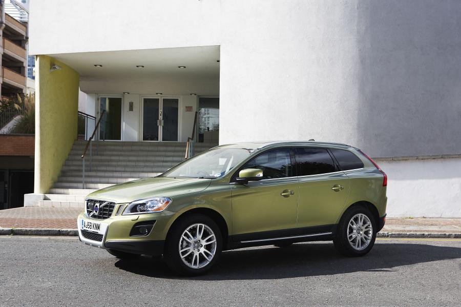  Volvo XC60 2008 года  (фото 22 из 210)
